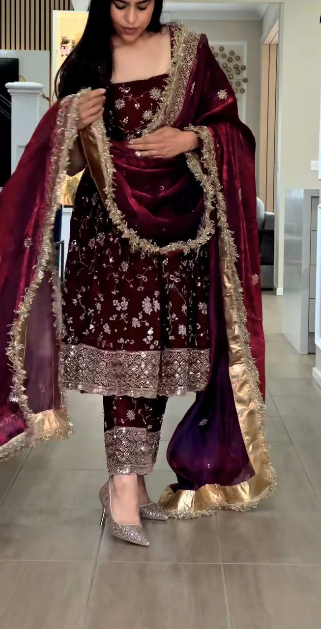 Editorial Garnet Flared Couture